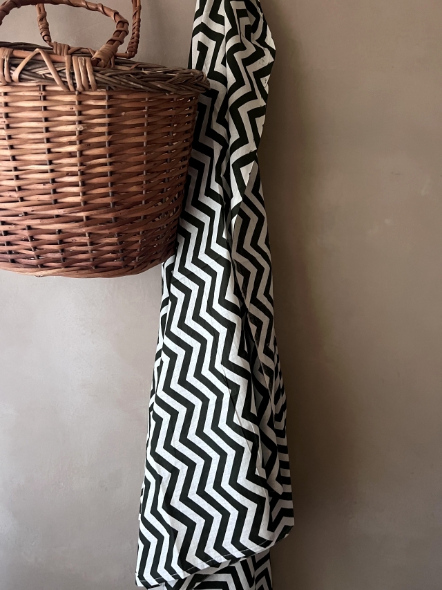 Zig Zag B&W