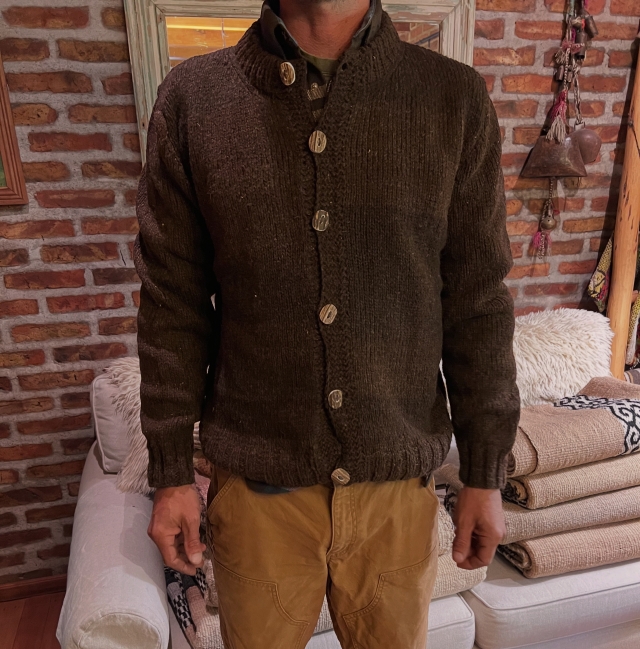 Sweater - botones asta